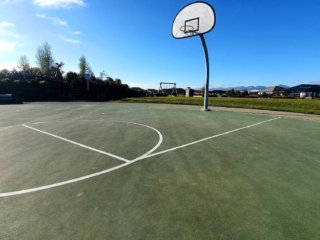Basketball-court